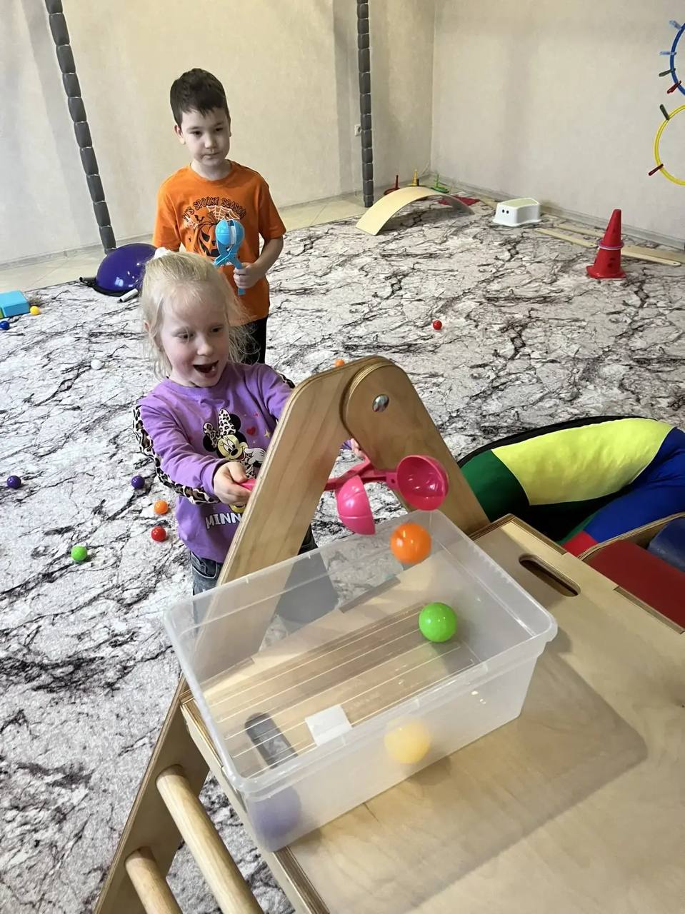 Игра с детей в центре